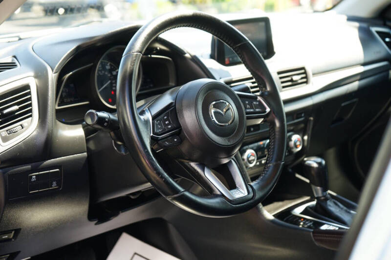 2018 Mazda MAZDA3 Touring