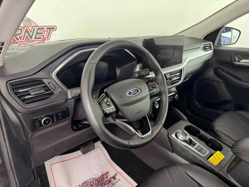 2025 Ford Escape Platinum