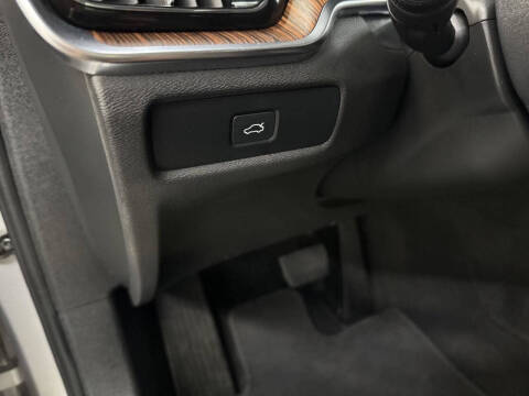 2024 Volvo S60 B5 Plus Dark Theme