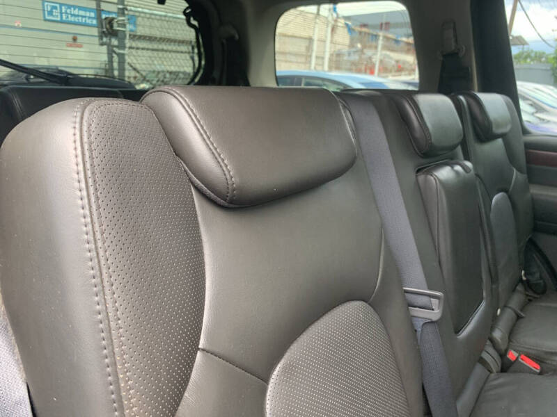2011 Nissan Pathfinder LE