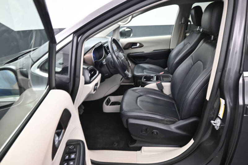 2018 Chrysler Pacifica Touring L