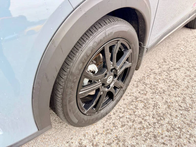 2021 Nissan Kicks SR