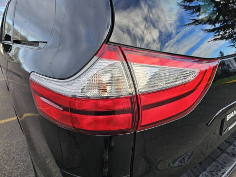 2017 Toyota Sienna XLE Premium 8-Passenger