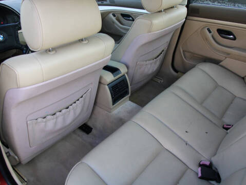 2001 BMW 5 Series 525i