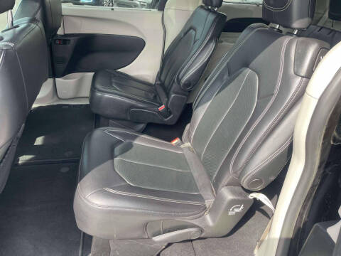 2022 Chrysler Pacifica Touring L