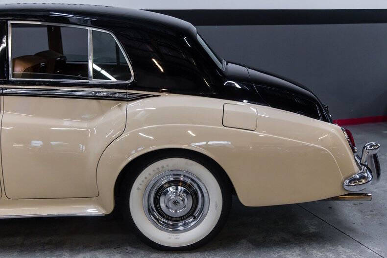 1961 Rolls-Royce SILVER CLOUD LWB