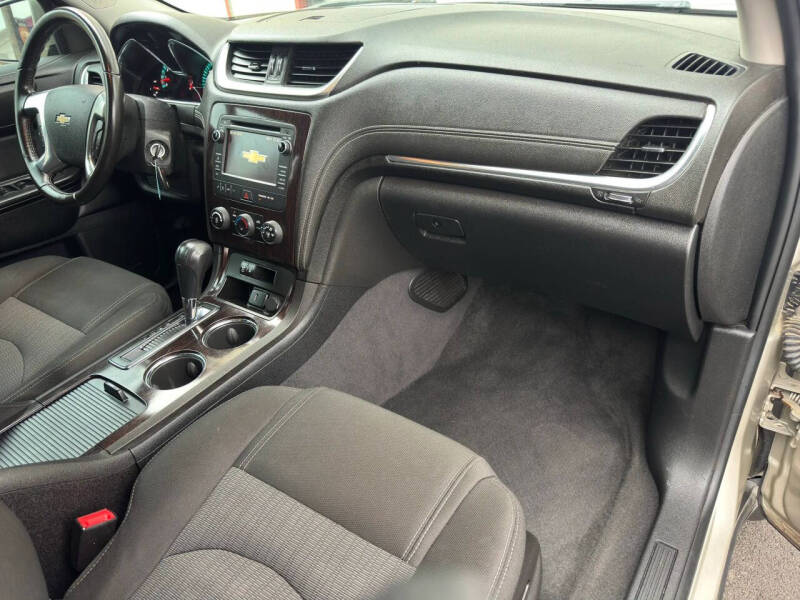 2017 Chevrolet Traverse LT