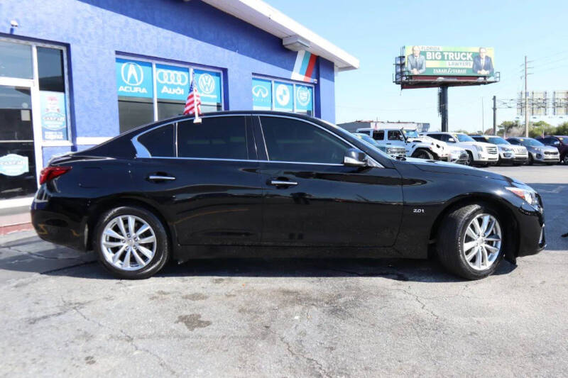 2018 Infiniti Q50 2.0T Luxe