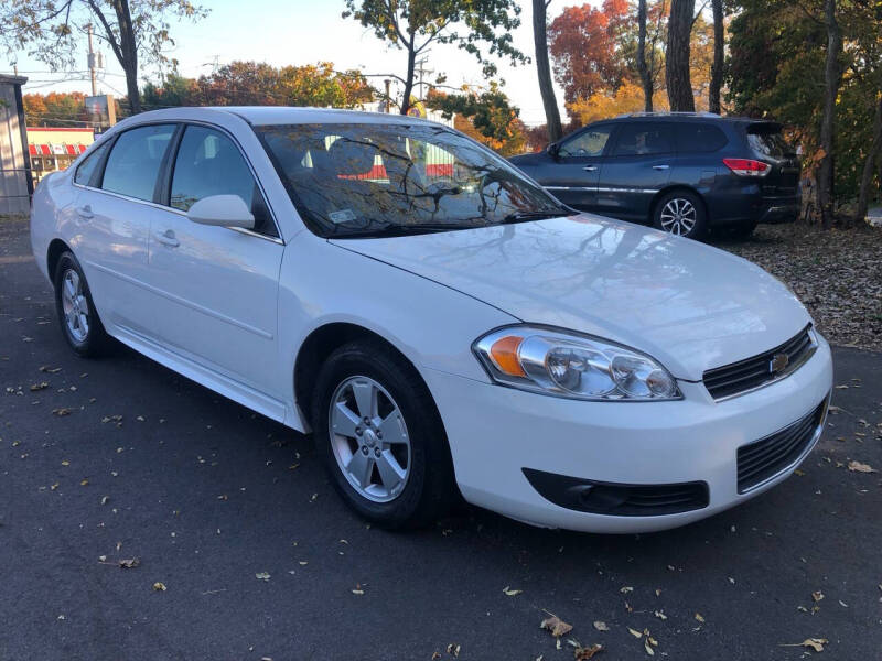 2010 Chevrolet Impala LT photo 3