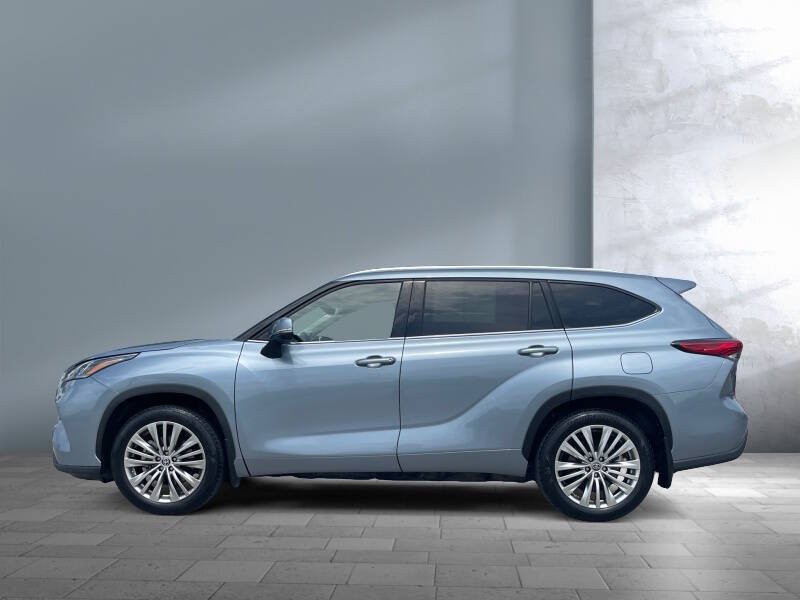 2023 Toyota Highlander Platinum