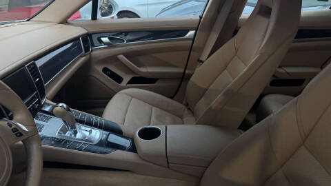 2011 Porsche Panamera 4