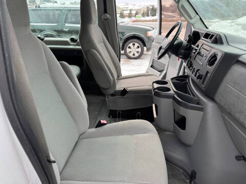 2012 Ford E-Series E-150 XLT