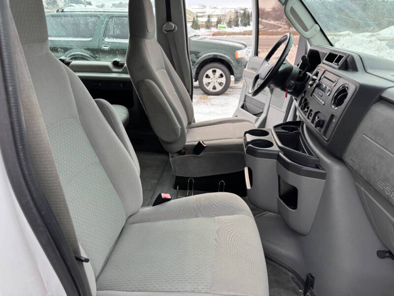 2012 Ford E-Series E-150 XLT