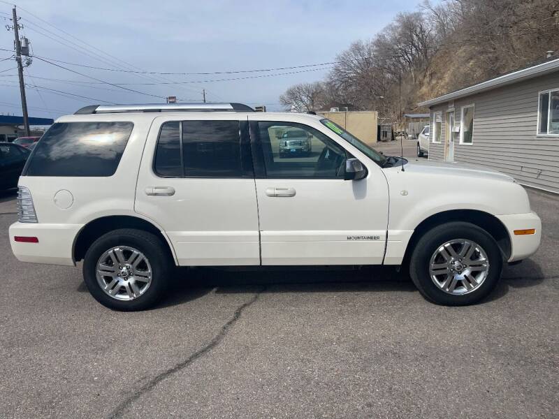 2008 Mercury Mountaineer for sale at Iowa Auto Sales, Inc in Sioux City IA