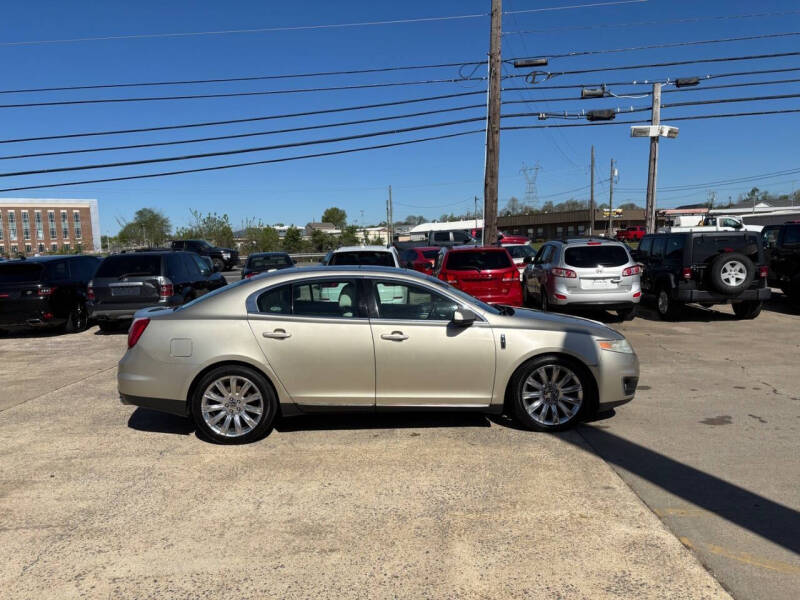 2011 Lincoln MKS