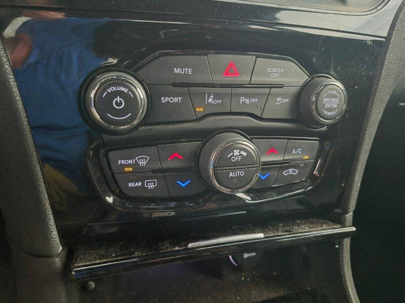 2018 Chrysler 300 S