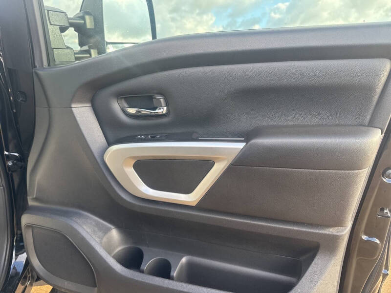 2021 Nissan Titan SV