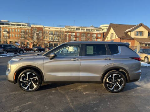 2023 Mitsubishi Outlander SE