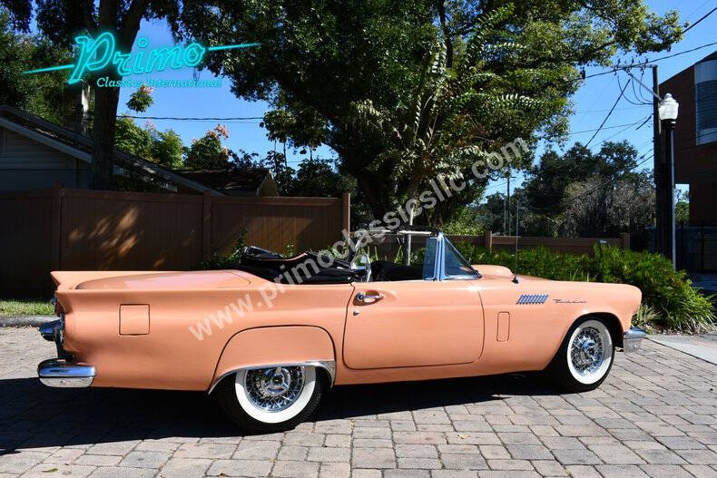 1957 Ford Thunderbird