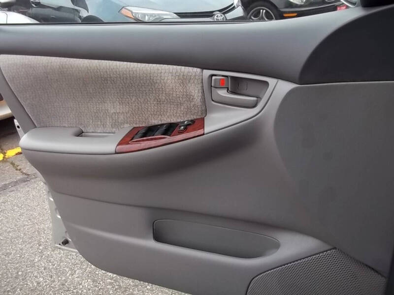 2004 Toyota Corolla LE