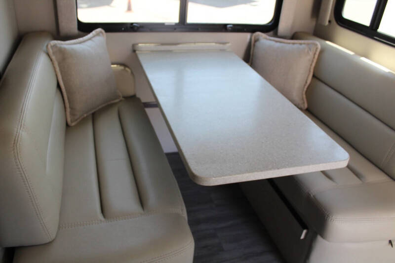 2015 Thor Motor Coach Challenger 37DT