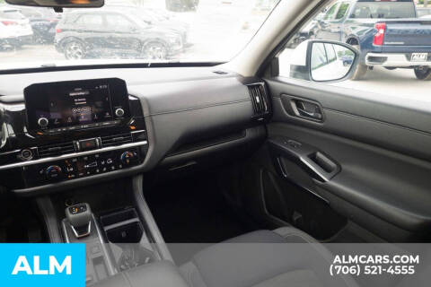 2024 Nissan Pathfinder SV