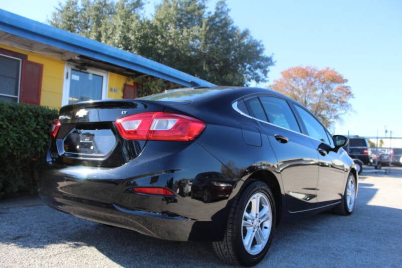 2016 Chevrolet Cruze LT photo 8