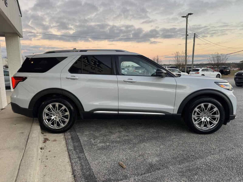2025 Ford Explorer Platinum