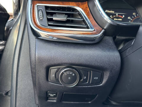 2017 Lincoln Continental Select