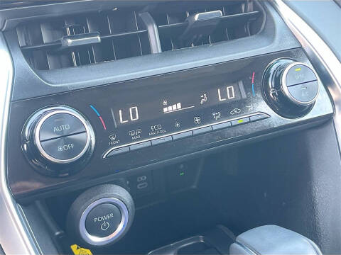 2024 Toyota Venza LE