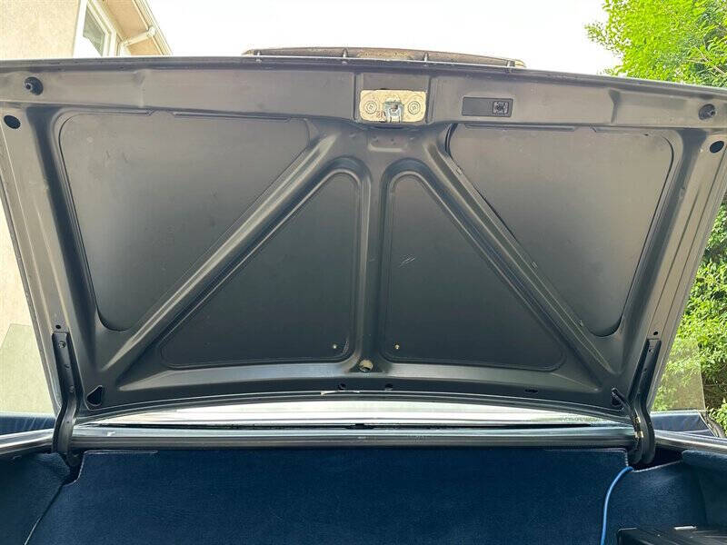 1986 Mercedes-Benz 560-Class 560 SL