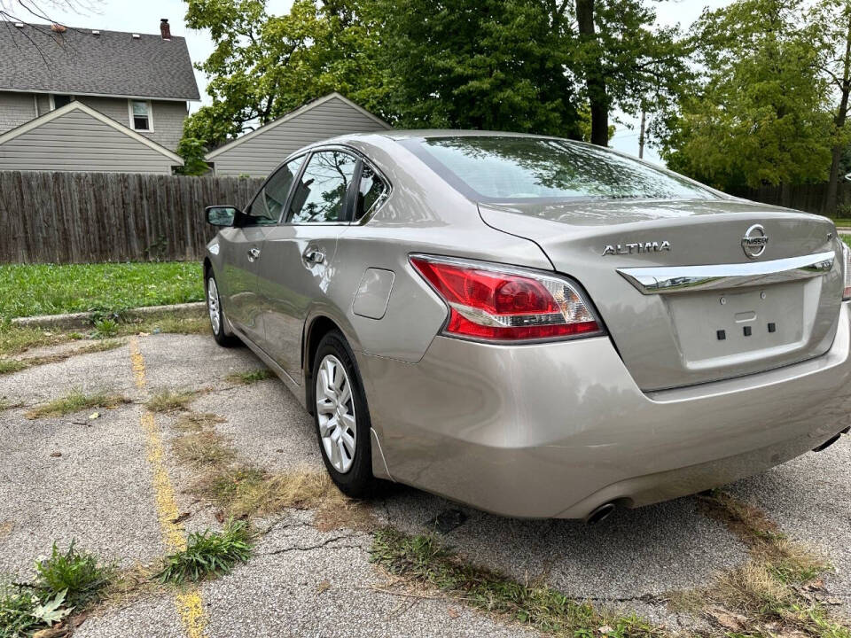 2015 Nissan Altima for sale at SRL SAHER in Lorain, OH