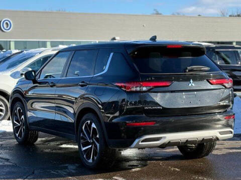 2023 Mitsubishi Outlander PHEV SE