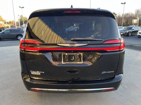 2022 Chrysler Pacifica Hybrid Touring L