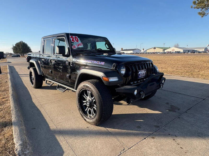 Used 2020 Jeep Gladiator Sport S with VIN 1C6HJTAG1LL137794 for sale in South Sioux City, NE