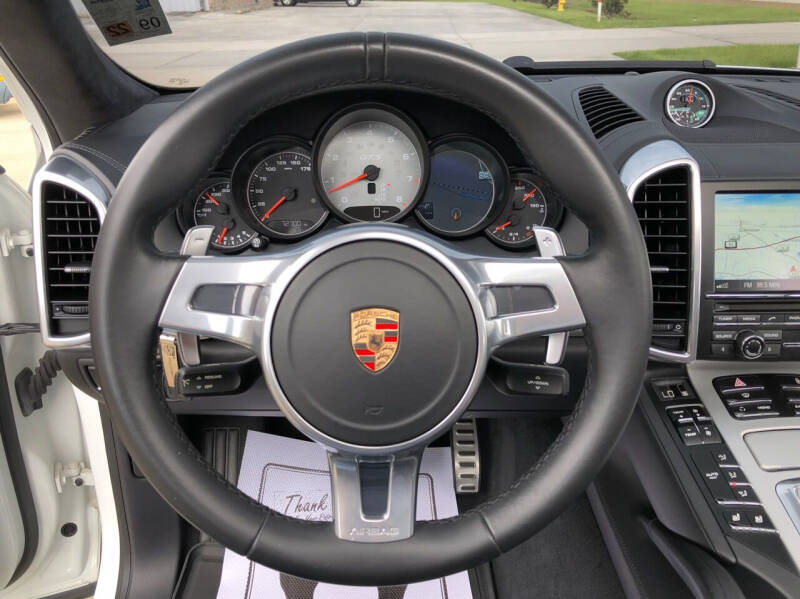 2013 Porsche Cayenne GTS