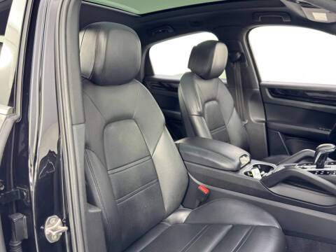 2022 Porsche Cayenne Coupe Platinum Edition