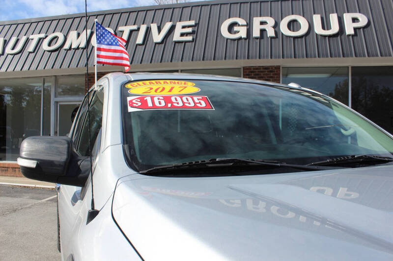 2017 Nissan Titan SV