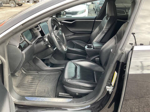 2016 Tesla Model S 70D