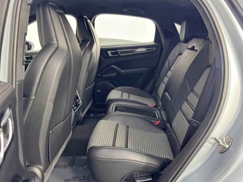 2021 Porsche Cayenne GTS Coupe