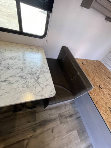 2024 Coleman DUTCHMAN