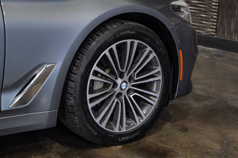 2017 BMW 5 Series 530i