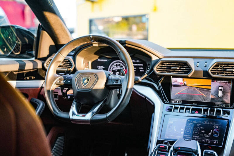 2020 Lamborghini Urus