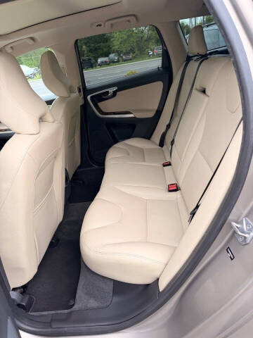 2016 Volvo XC60 T5 Drive-E Platinum