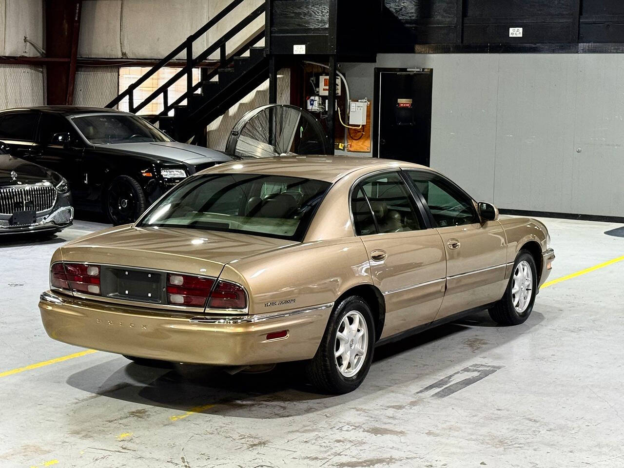 2000 Buick Park Avenue for sale at Carnival Car Company in Victoria, TX