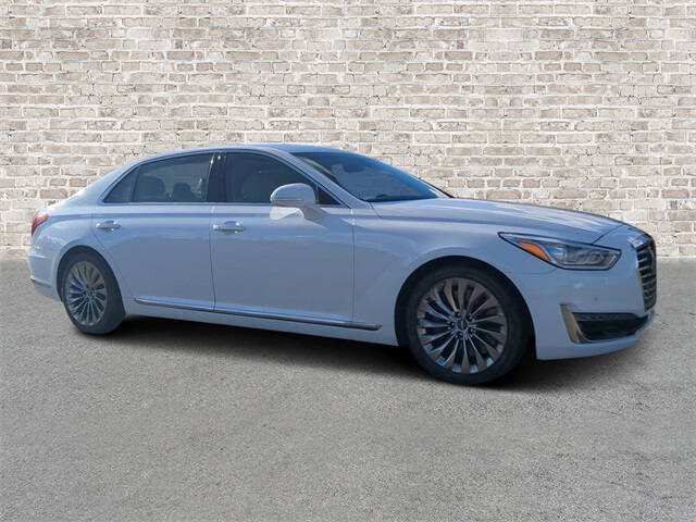 2018 Genesis G90