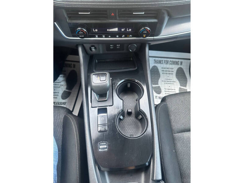 2024 Nissan Rogue SV