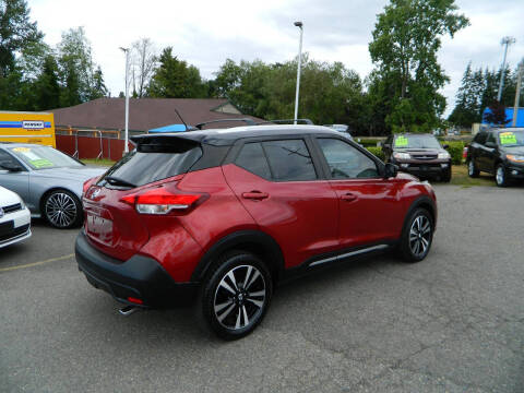 2019 Nissan Kicks SR
