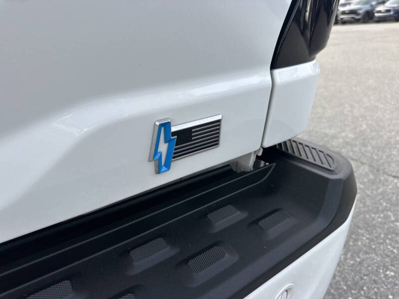 2022 Ford F-150 Lightning Lariat