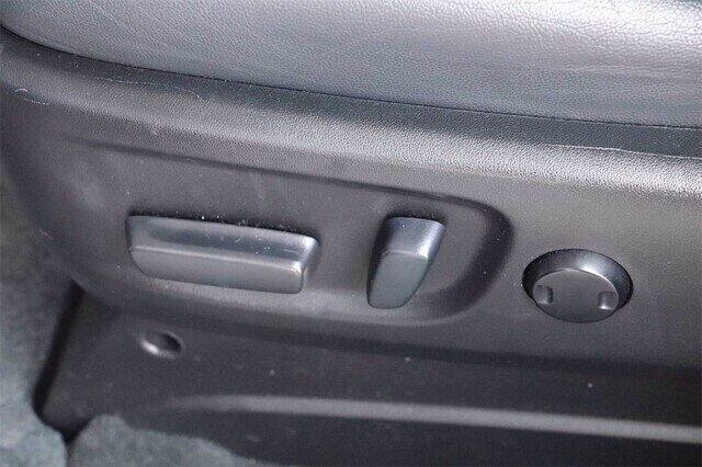 2017 Toyota Sienna SE 8-Passenger